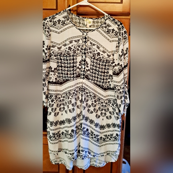 Ladies Fig and Flower Floral 3/4 Button Tunic Top Pullover Size Deep Side Slit M - Picture 2 of 11